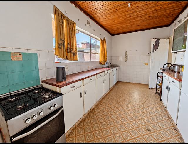 3 BEDROOM HOUSE FOR SALE IN THREE RIVERS